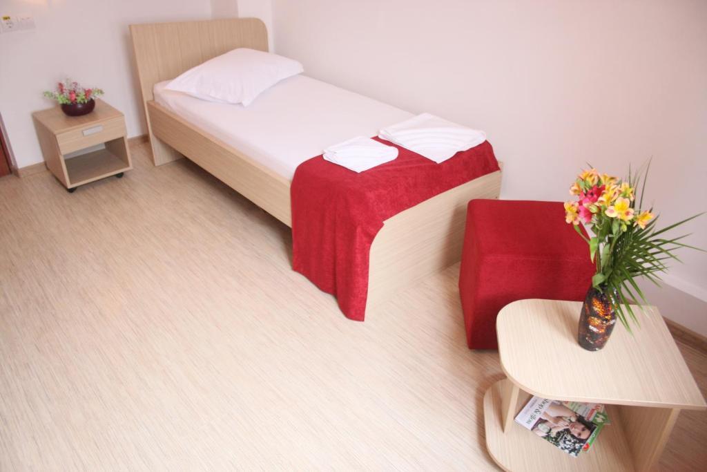 Hotel Sir Gara De Nord Бухарест Экстерьер фото